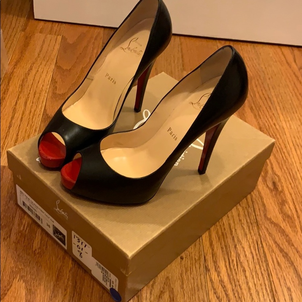 NEVER WORN!! Christian Louboutin